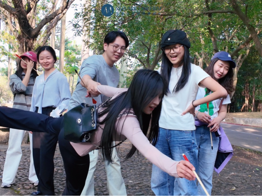 春启芳华，青心同行｜妇女节主题党日特别团建活动